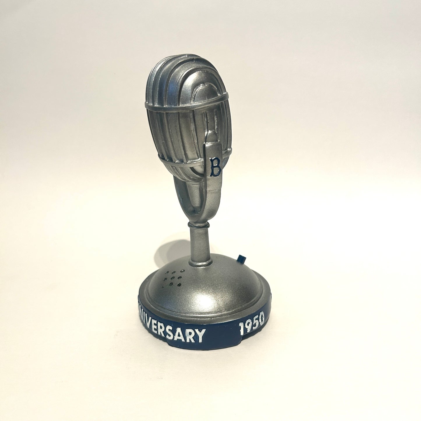 Dodgers 65th Anniversary Edition Vin Scully Microphone Statue 2014 Baseball MLB Promo