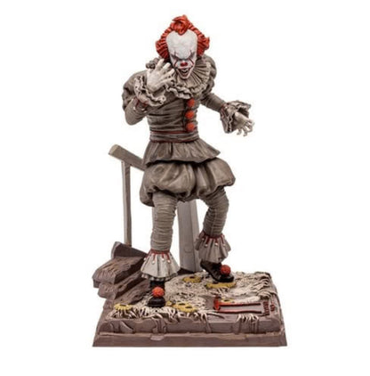 Movie Maniacs It Pennywise Display Figure WB 100 McFarlane Toys