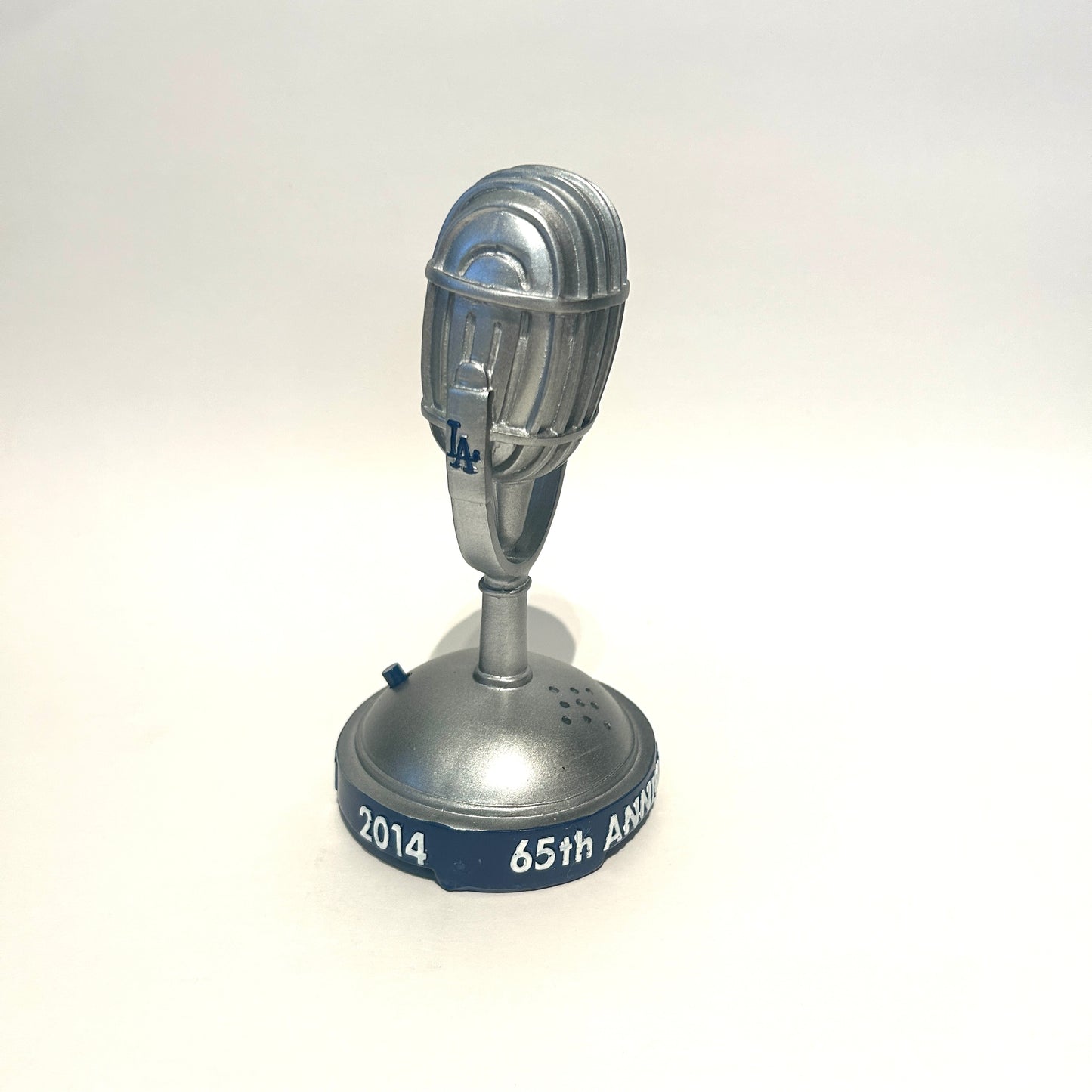 Dodgers 65th Anniversary Edition Vin Scully Microphone Statue 2014 Baseball MLB Promo